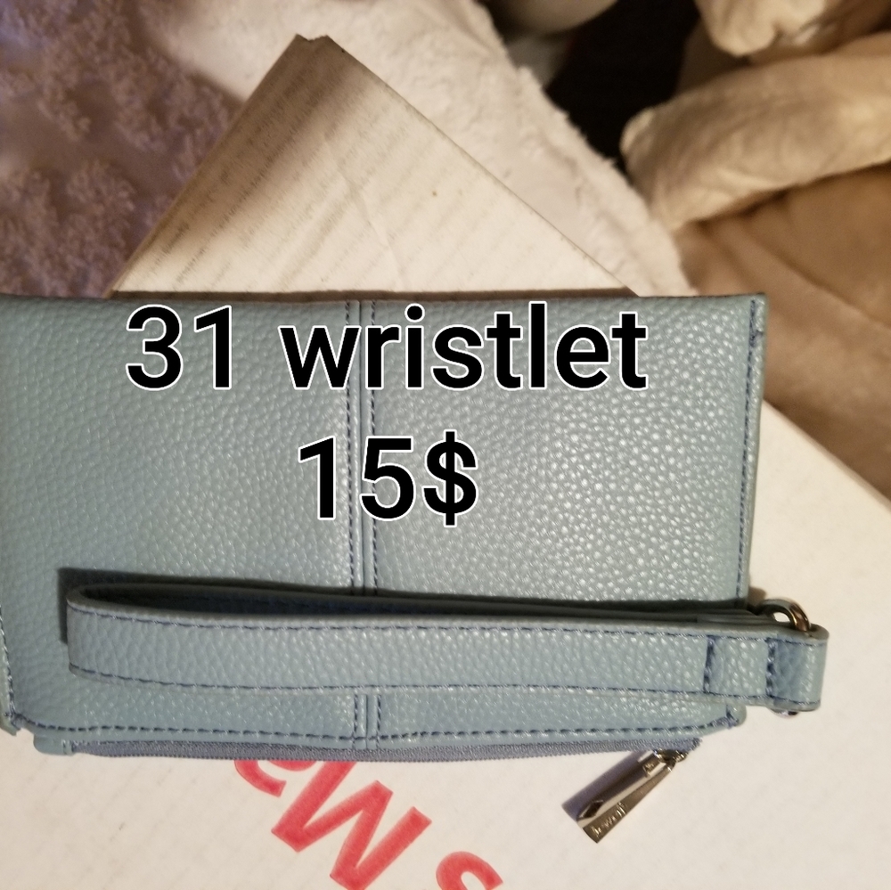 Wristlet